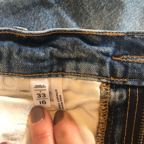 LOFT High Rise Straight Crop - Picture 3 of 4